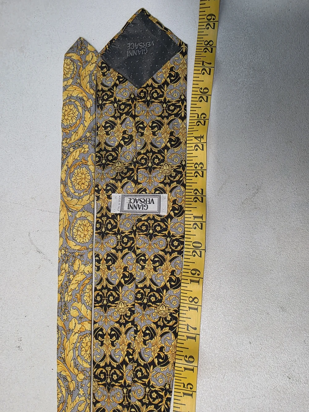 Vintage Gianni Versace 100% Silk Tie Medusa Baroque Black Gold Gray Italy